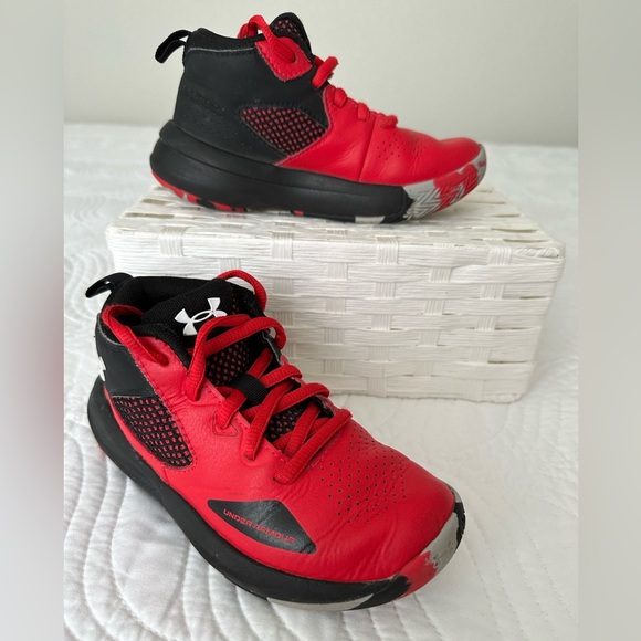 Under Armour Other - Boys Under Armour sz. 11.5 red and black sneakers like new
